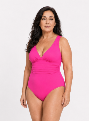 Bañador Ref. 0183 color rose red con modelo Maria, vista tres cuartos