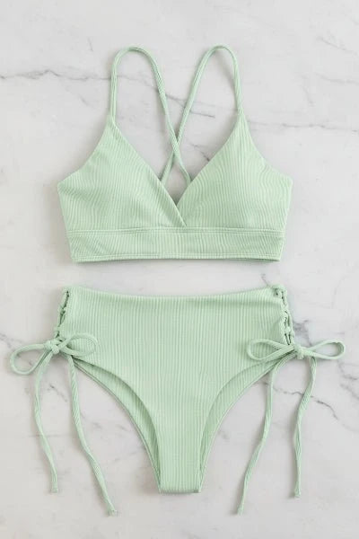 Bikini con Escote Triangular Espalda Cruzada y Lazos Laterales Ref. 0737 - Marea Bella Swimwear