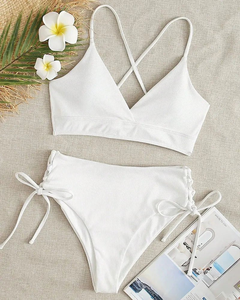 Bikini con Escote Triangular Espalda Cruzada y Lazos Laterales Ref. 0737 - Marea Bella Swimwear