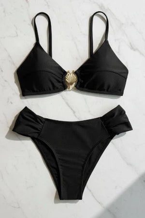 Bikini con Escote Triangular y Adorno Centra Doradol en Concha Ref. 0736 - Marea Bella Swimwear