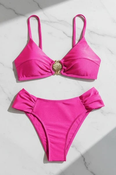 Bikini con Escote Triangular y Adorno Centra Doradol en Concha Ref. 0736 - Marea Bella Swimwear