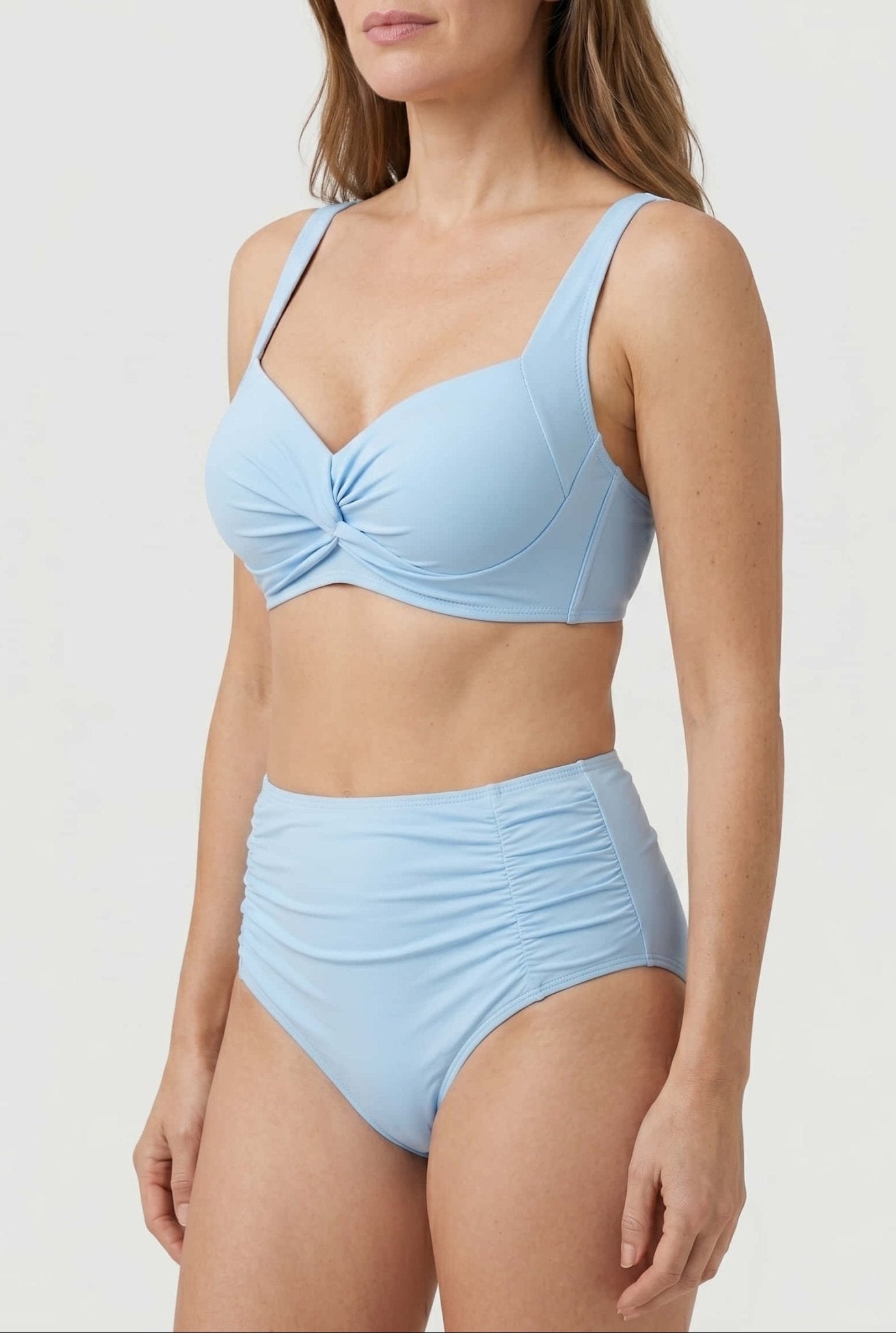 Bikini con Torsión Frontal y Cintura Alta Ref. 0745 - Marea Bella Swimwear