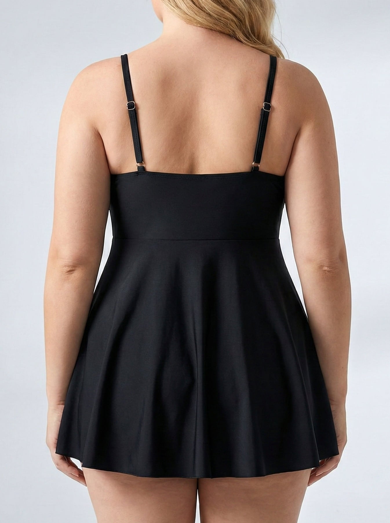 Bikini Plus Size con Detalle Frontal de Tiras y Volante Ref. 0701 - Marea Bella Swimwear