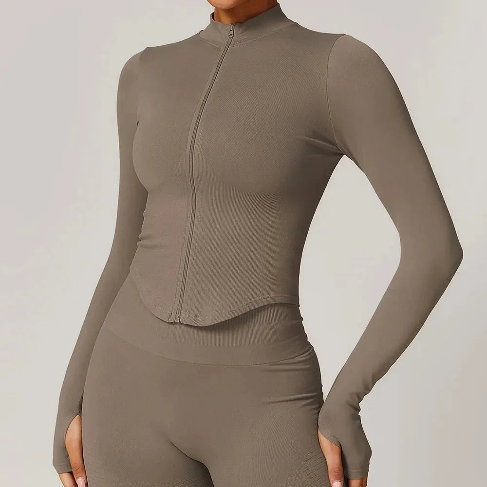 Chaqueta Deportiva Lisa con Cierre Frontal y Cuello Alto Ref. 1088 - Marea Bella Swimwear