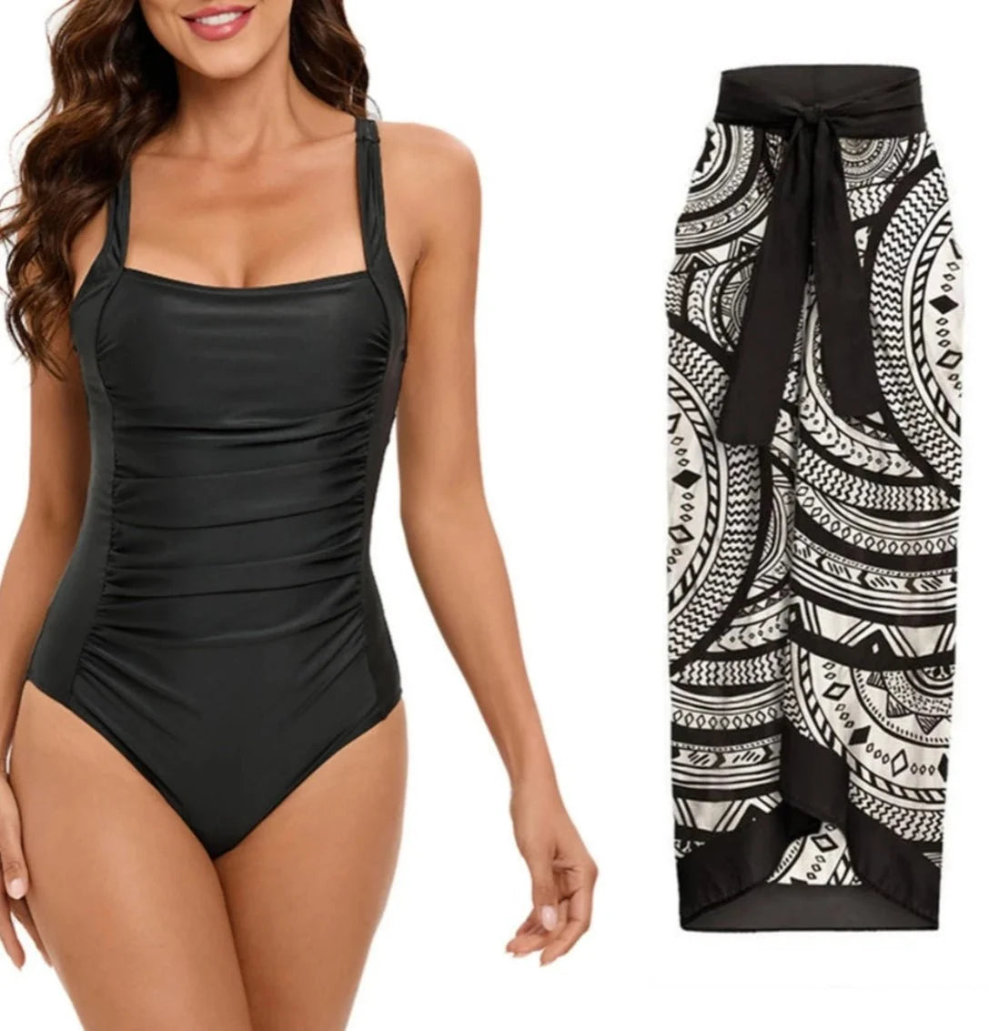 Conjunto de Bañador Negro Liso y Falda Pareo Estampada Ref. 0561 - Marea Bella Swimwear