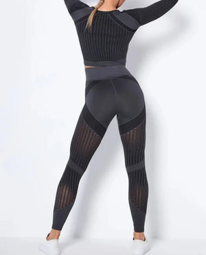 Conjunto Deportivo con Blusa de Manga Larga y Leggings Texturizados Ref. 1048 - Marea Bella Swimwear