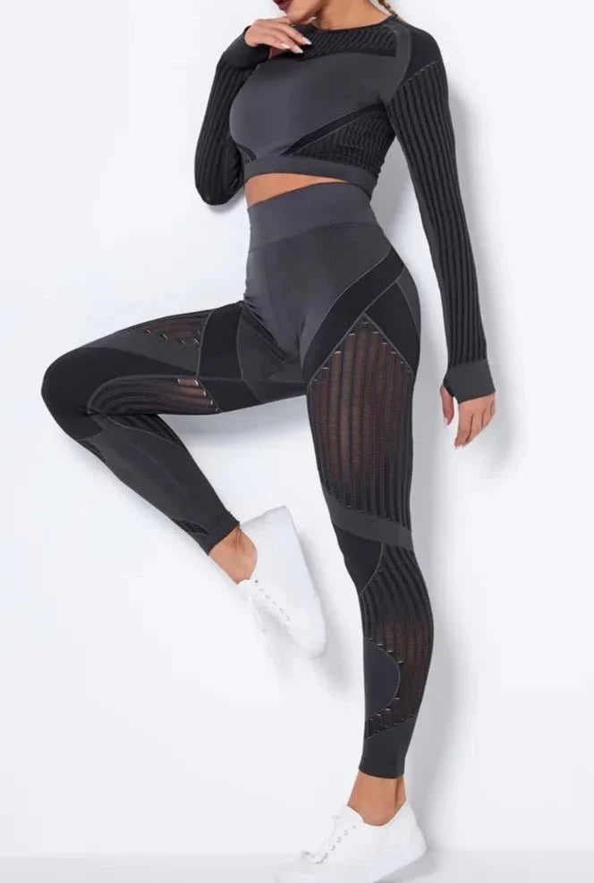 Conjunto Deportivo con Blusa de Manga Larga y Leggings Texturizados Ref. 1048 - Marea Bella Swimwear