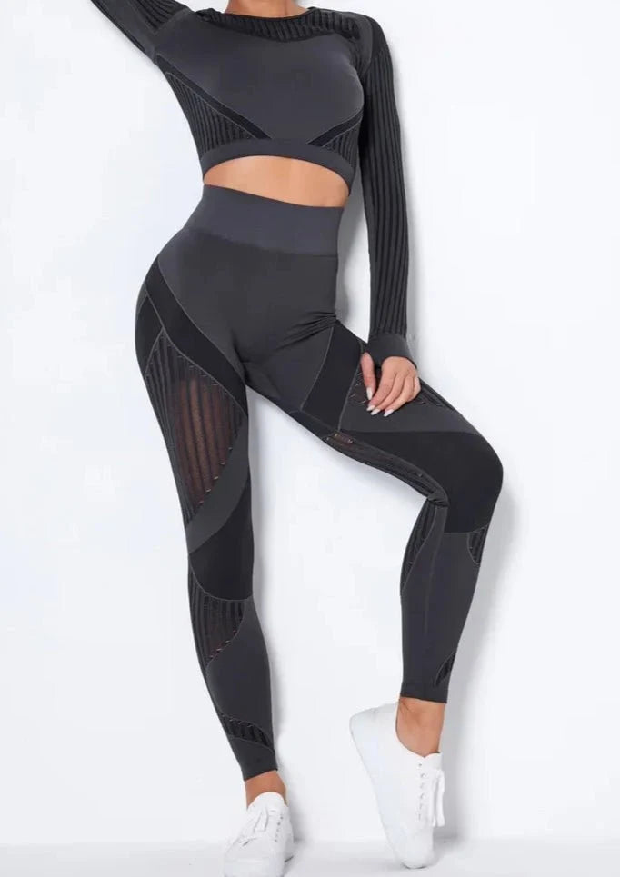 Conjunto Deportivo con Blusa de Manga Larga y Leggings Texturizados Ref. 1048 - Marea Bella Swimwear