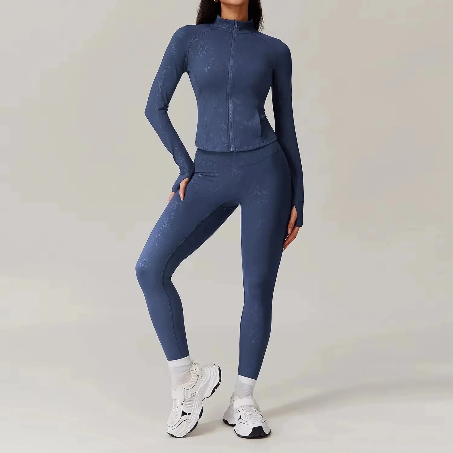 Conjunto Deportivo con Chaqueta de Manga Larga y Leggings Ref. 1053 - Marea Bella Swimwear