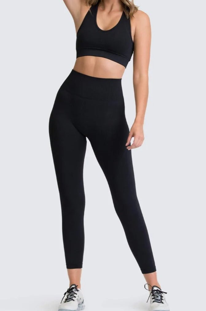 Conjunto Deportivo con Top de Tirantes Anchos y Leggings Ref. 1032 - Marea Bella Swimwear