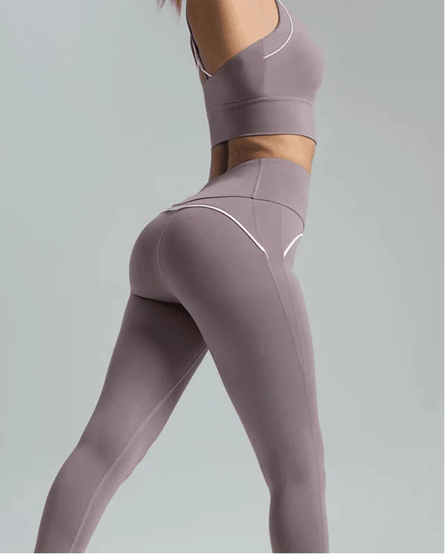 Conjunto Deportivo con Top de Tirantes Medios y Leggings Ref. 1034 - Marea Bella Swimwear