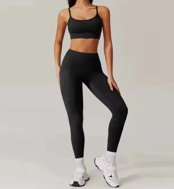 Conjunto Deportivo con Top de Tiritas Finas y Leggings Ref. 1052 - Marea Bella Swimwear