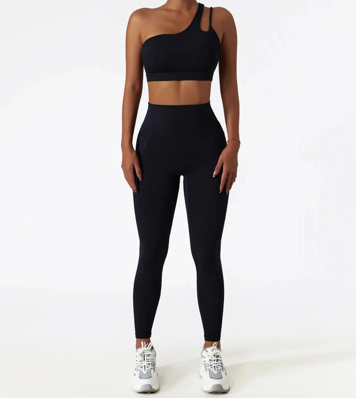 Conjunto Deportivo con Top Un Solo Hombro de Tirantes Dobles y Leggings Ref. 1065 - Marea Bella Swimwear