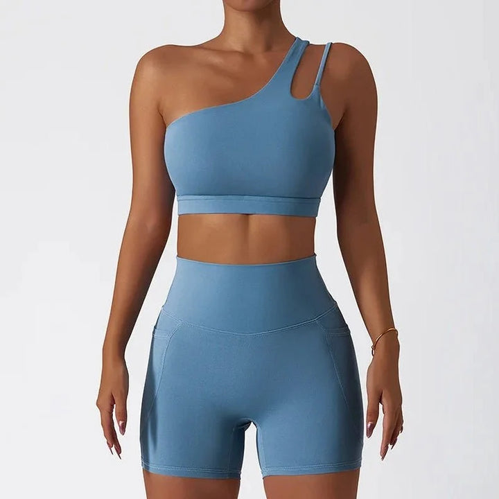 Conjunto Deportivo con Top Un Solo Hombro de Tirantes Dobles y Short Ref. 1064 - Marea Bella Swimwear