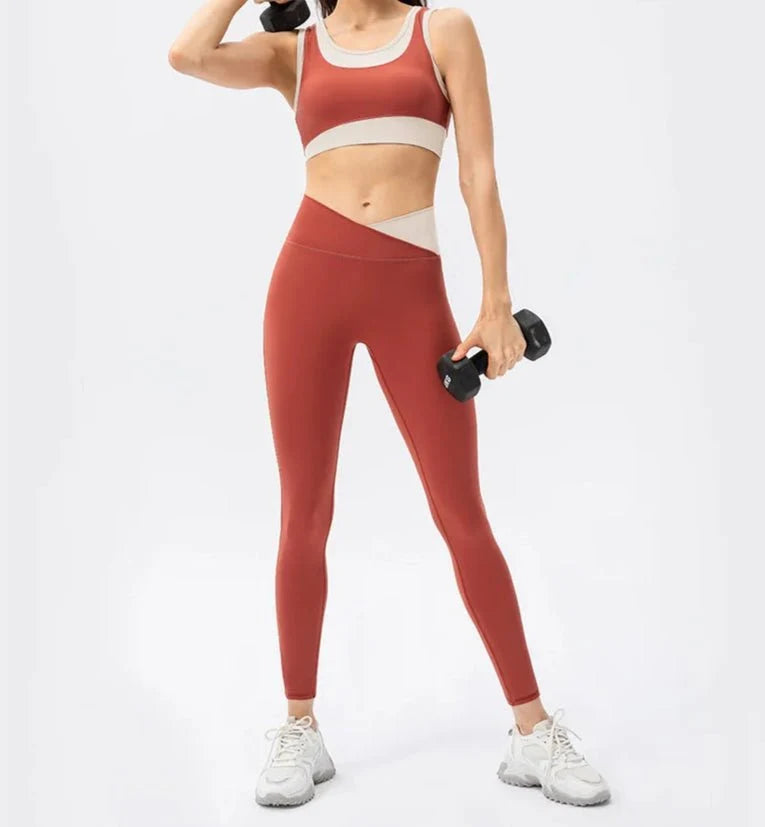 Conjunto Deportivo con Top y Leggings de Cintura Cruzada Ref. 1042 - Marea Bella Swimwear