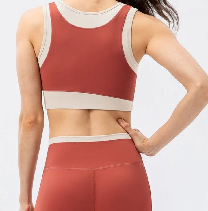 Conjunto Deportivo con Top y Leggings de Cintura Cruzada Ref. 1042 - Marea Bella Swimwear