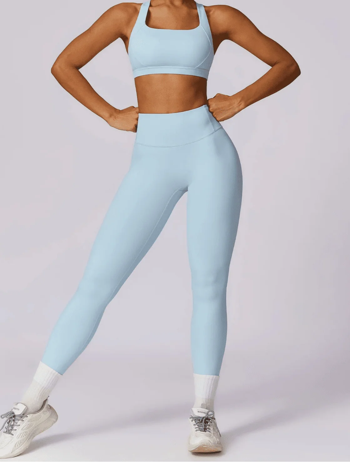 Conjunto Deportivo Liso con Top y Leggings Ref. 1023 - Marea Bella Swimwear