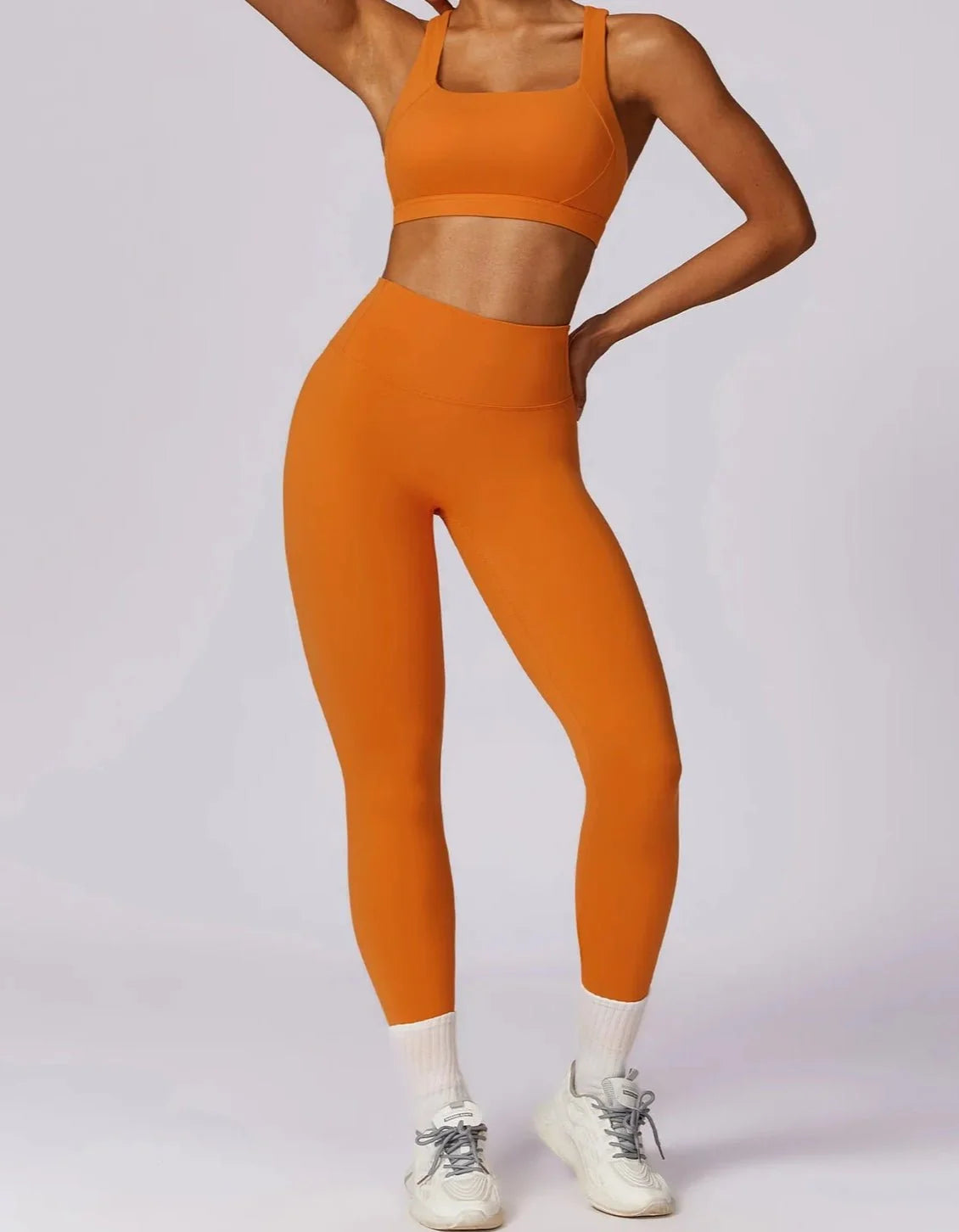 Conjunto Deportivo Liso con Top y Leggings Ref. 1023 - Marea Bella Swimwear