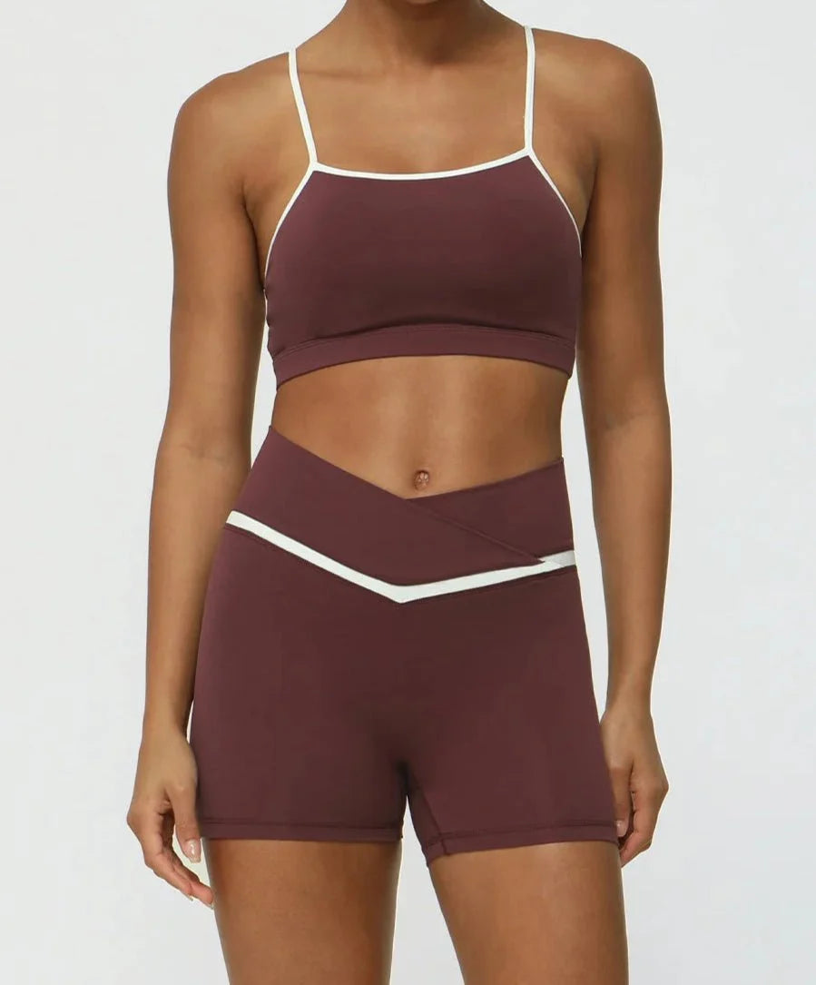 Conjunto Deportivo Top de Tirantes Finos y Short Ref. 1047 - Marea Bella Swimwear