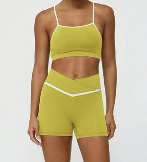 Conjunto Deportivo Top de Tirantes Finos y Short Ref. 1047 - Marea Bella Swimwear