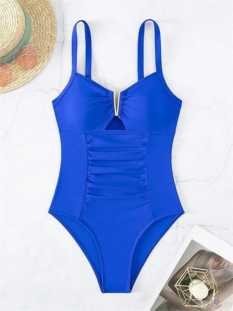 Bañador con Recorte y Detalle Metálico en V Ref. 0465 - Marea Bella Swimwear