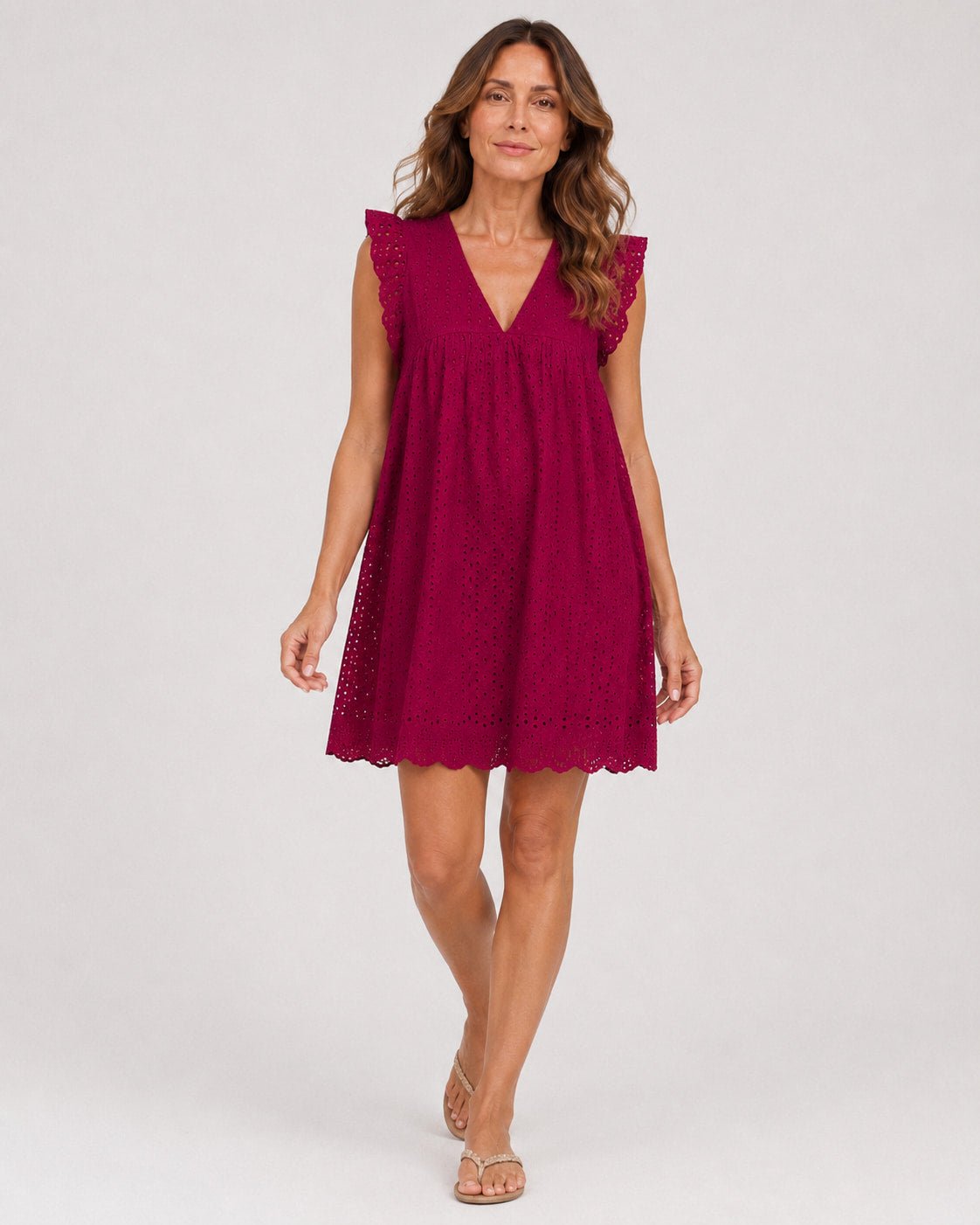 Vestido en Broderie con Escote V y Volante Ref. 0376 - Marea Bella Swimwear