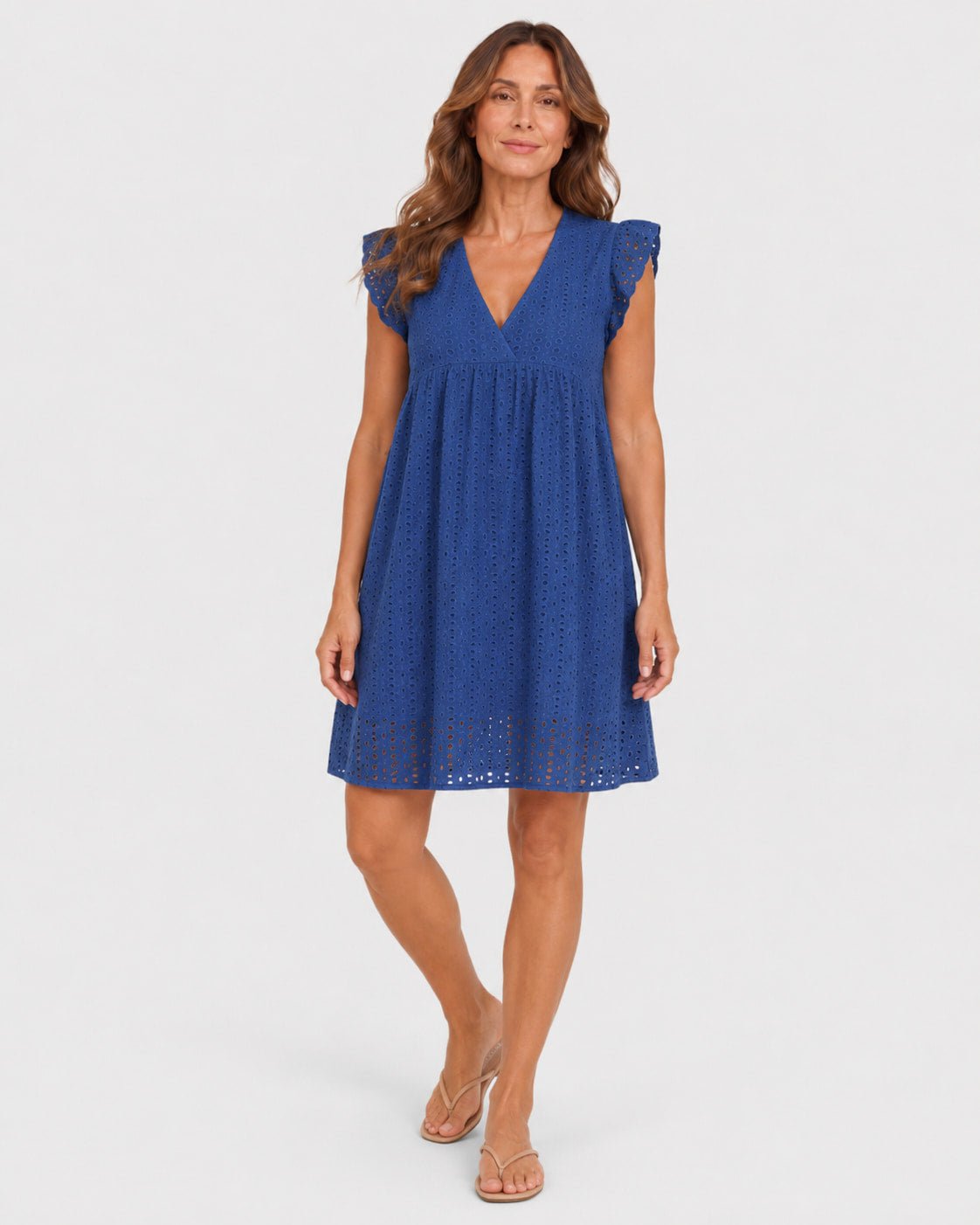 Vestido en Broderie con Escote V y Volantes Ref. 0433 - Marea Bella Swimwear